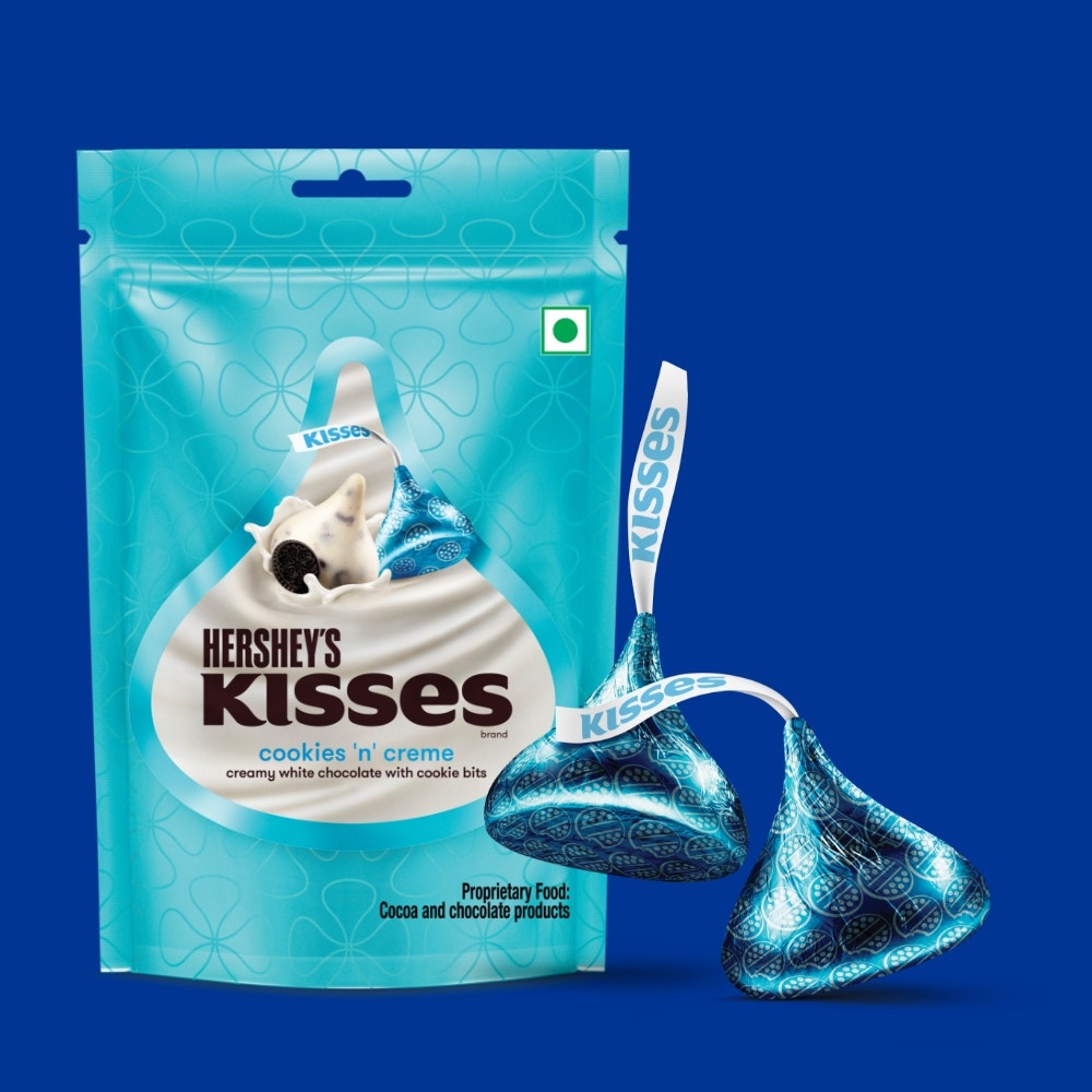 HERSHEY’S KISSES Cookies ‘N’ Creme inner packing