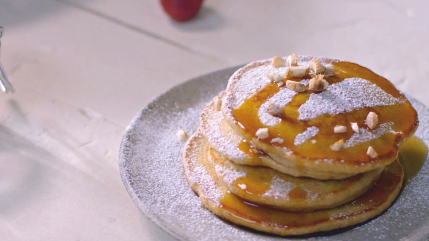 HERSHEY'S Almond Oats Pancakes Recipe