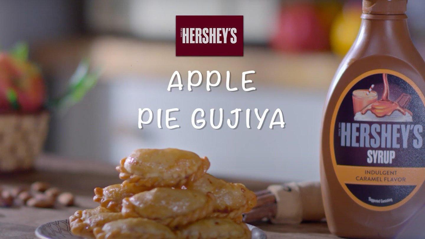HERSHEY'S Apple Pie Gujiya Recipe Video