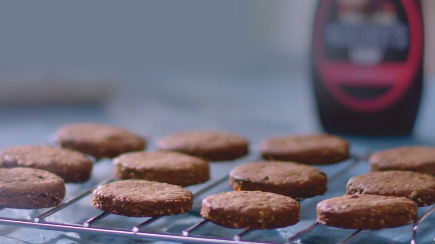 HERSHEY'S Chilli Choco-Oats Cookies Recipe