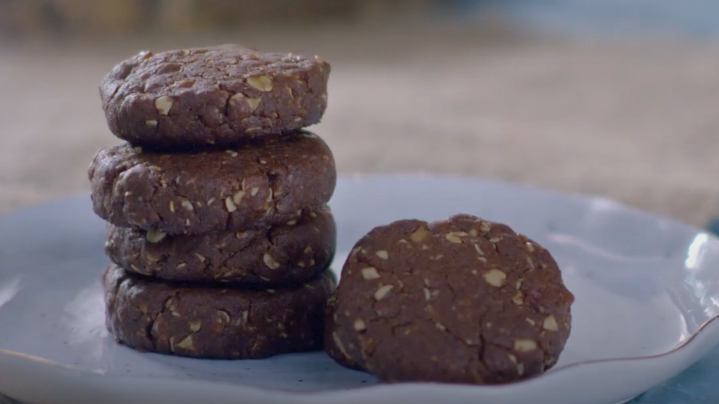 HERSHEY'S Cocoa Crusted Tropical Cookies