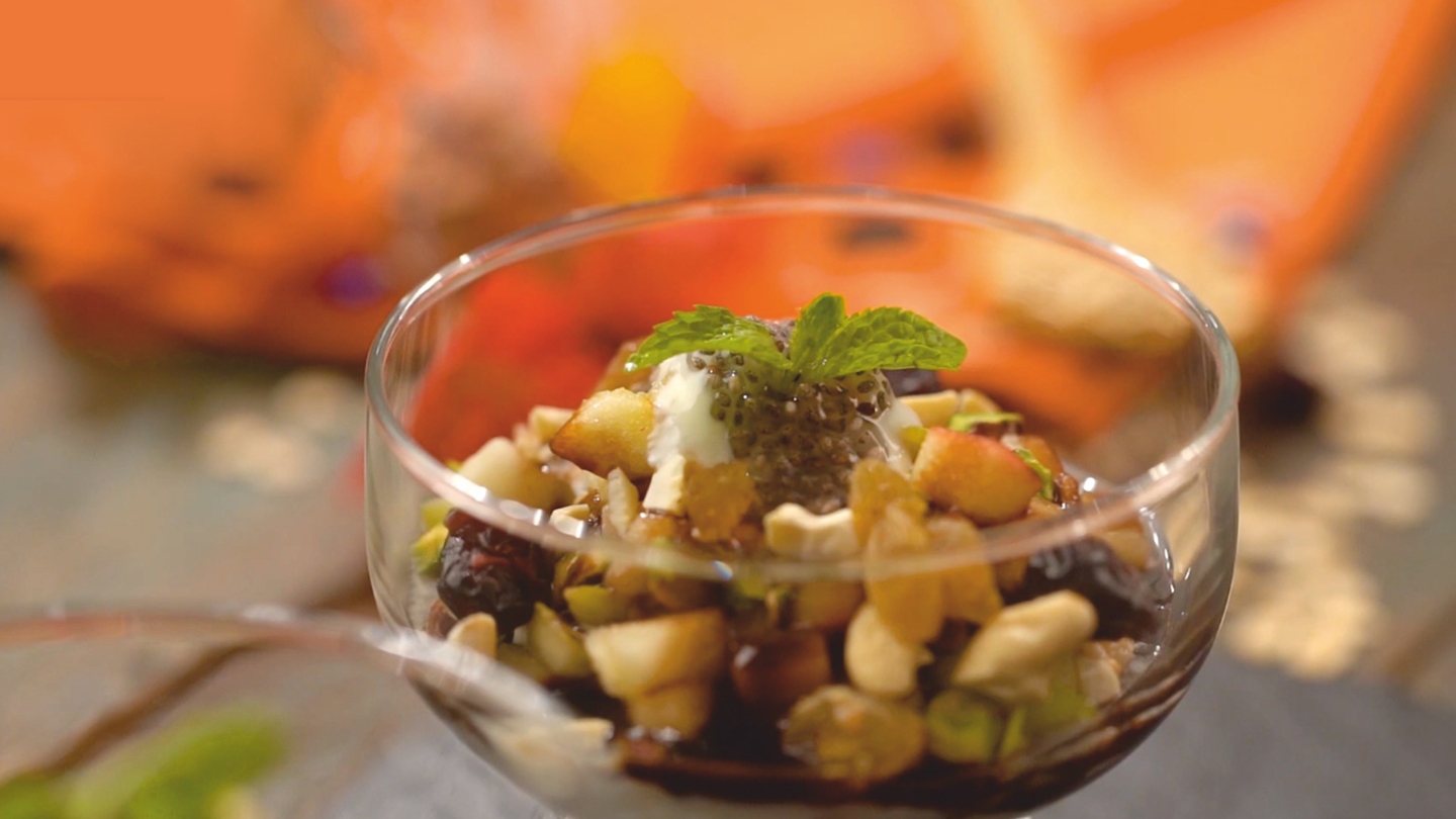 HERSHEY'S Fruity-Nutty Bowl Recipe