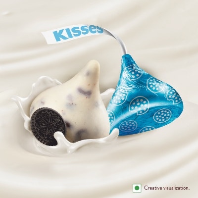 HERSHEY’S KISSES Cookies ‘N’ Creme inner packing